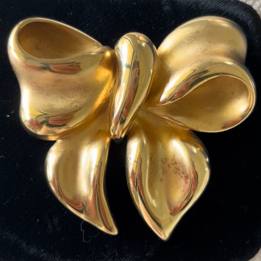 LARGE 1980’s 𝅺VINTAGE EXCELLENT GOLD BOW BROOCH PIN